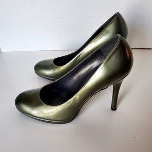 Stuart Weitzman Metallic Green Patent Leather Heeled Pumps Size 7